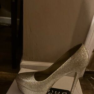 Elegant GOLDEN sparkling High Heel Pumps